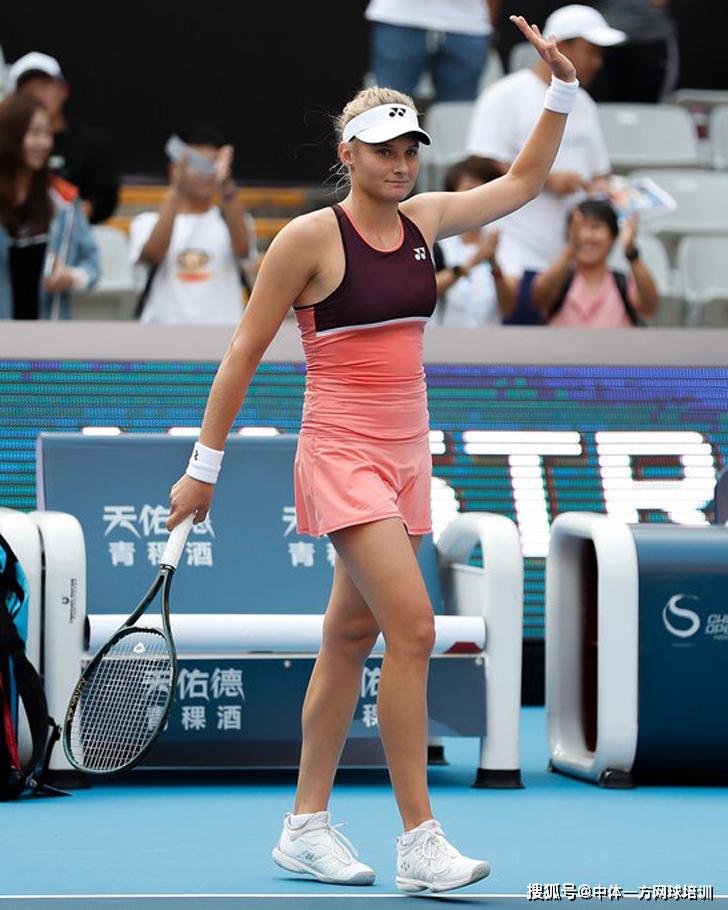 自然而然地 自然而然地